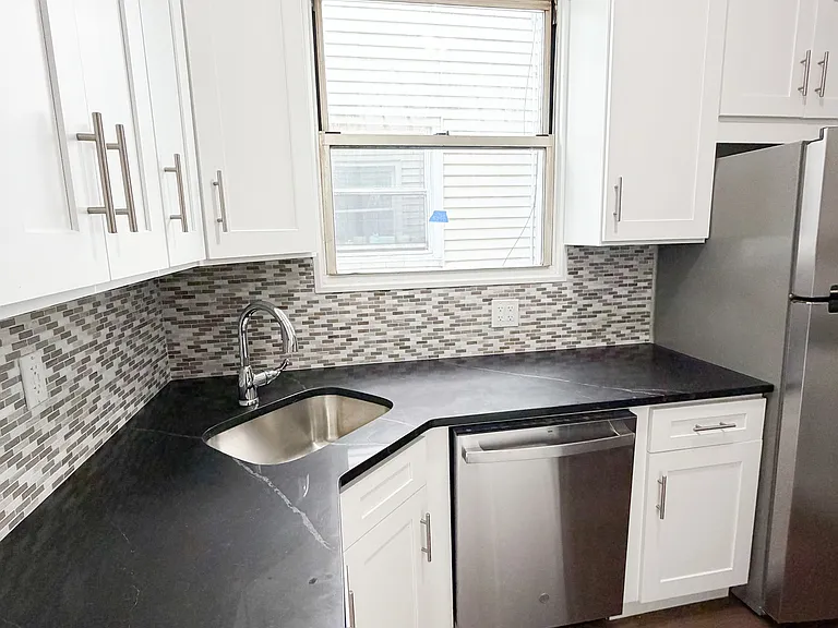 22-36 41st St #1 — Photo 6