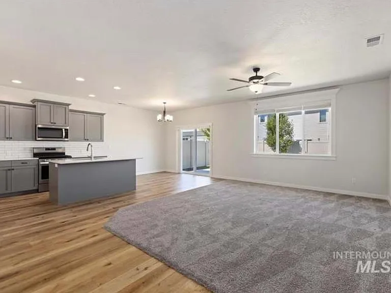 3131 N Chianti Ave — Photo 3