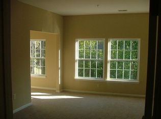 877 Main St #3, Belford, NJ 07718