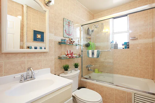 Sold by Ian Alexander Realty Group LLC | media 14