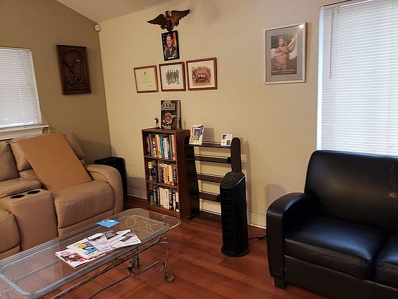 5th image of 5122 11th Ave S