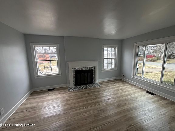 5th image of 505 Forum Ave