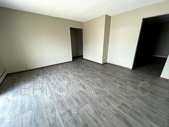 3rd image of 101 16th Ave NW #7