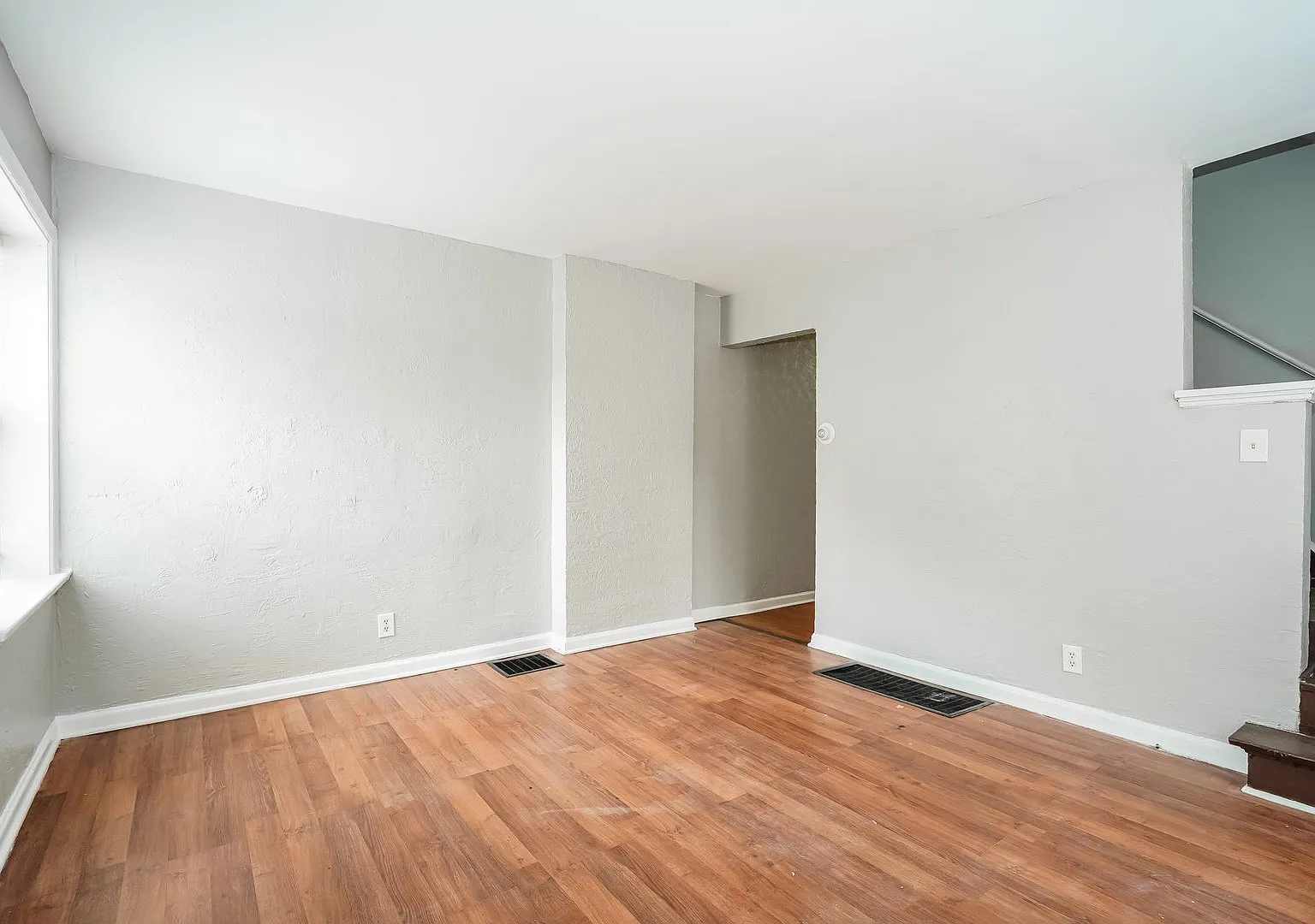 1732-1734 E Whittier Street — Photo 4