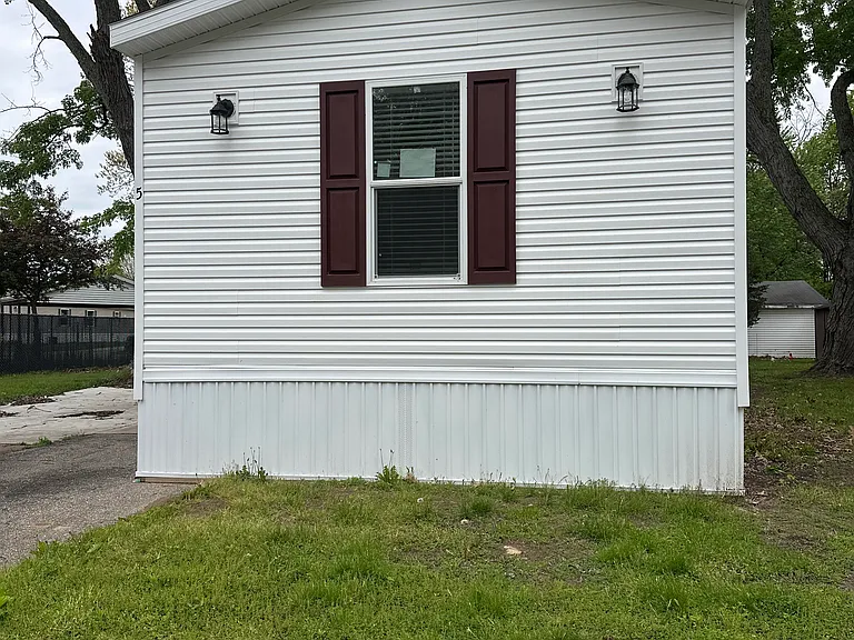 2330 E Main St — Photo 4
