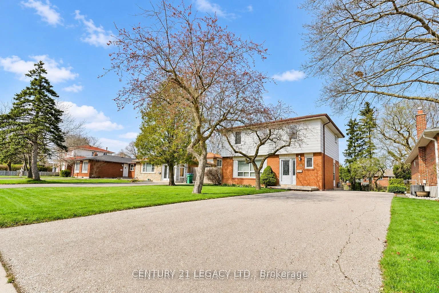 4 bed, $3,000 — Photo 1