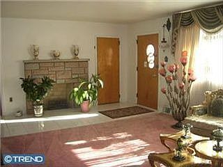 4th image of 236 Marlborough Ave