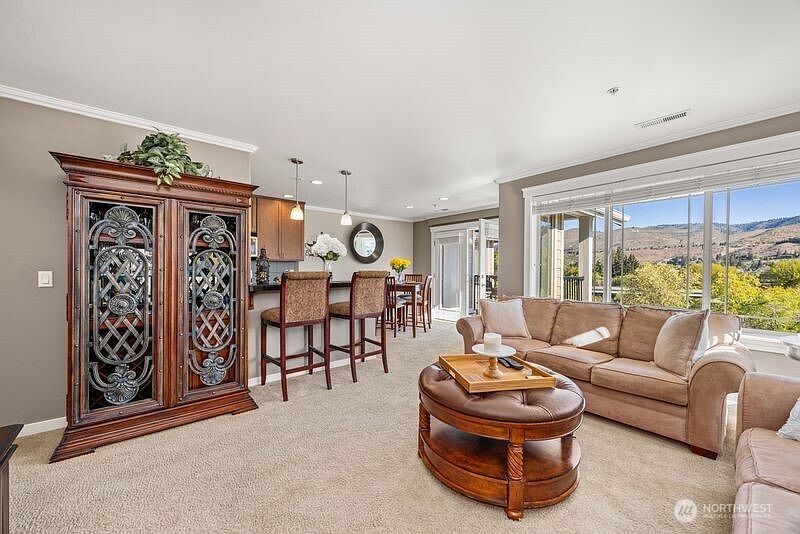 5th image of 230 E Furnham Ave #C3