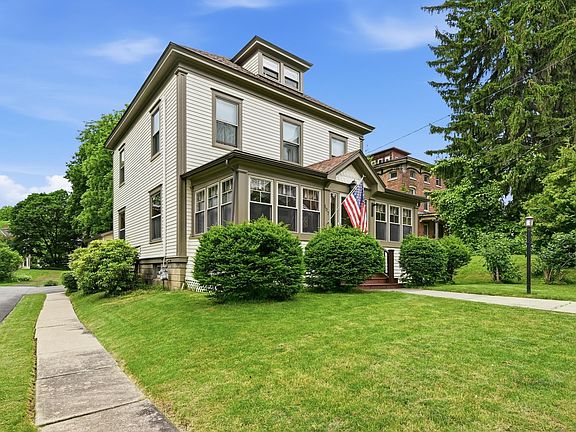 3rd image of 107 Mohawk Street