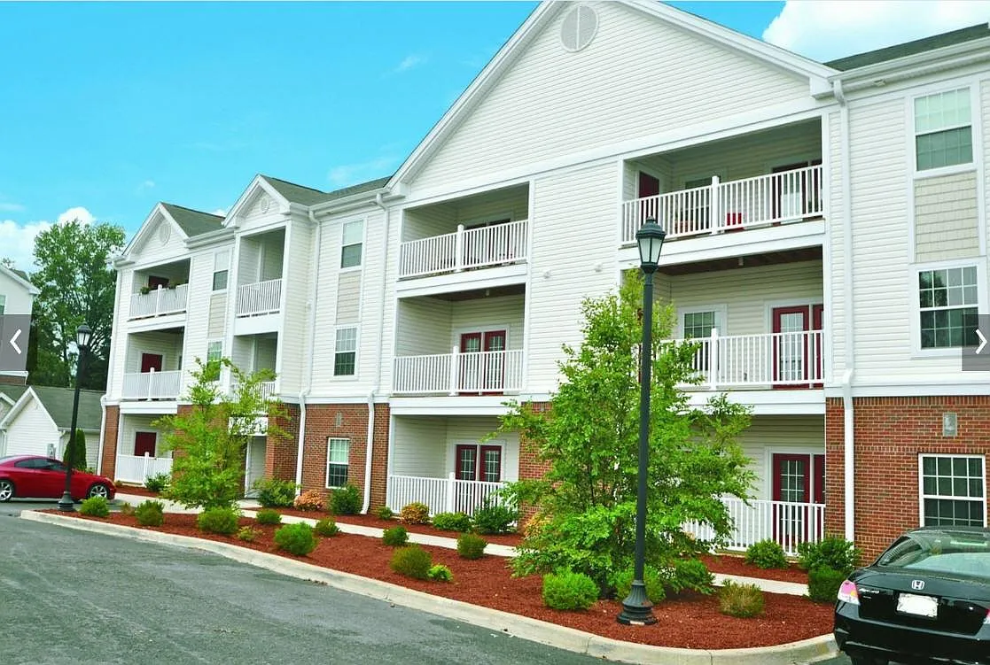 Golf Brook Apartments — Photo 1
