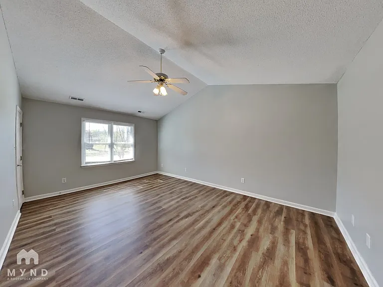 613 Jordan Ridge Ln — Photo 10