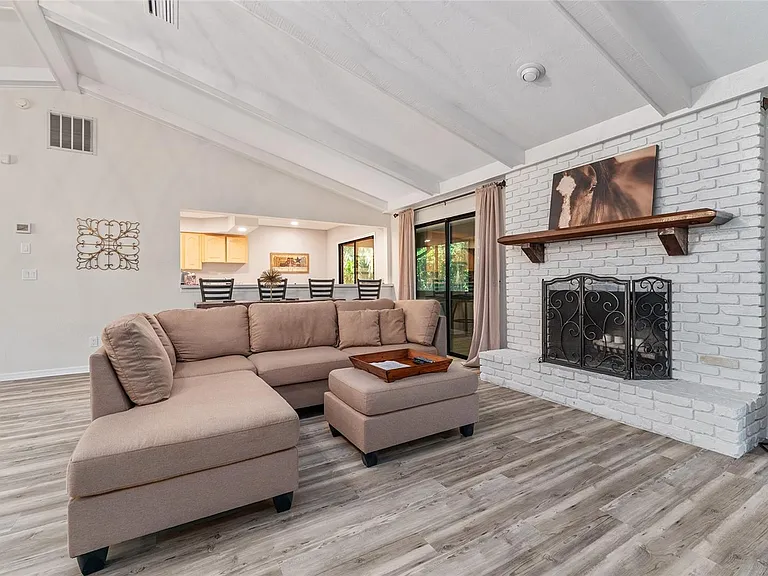 8101 NW 46th St — Photo 11