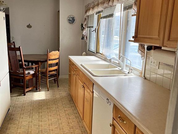 3rd image of 4031 Starlite Dr