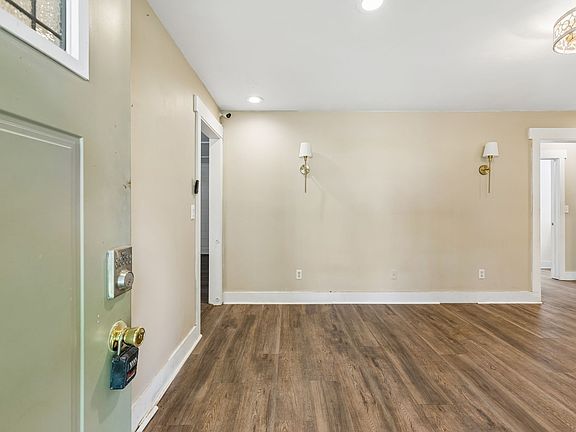 4th image of 707 Darrow Dr