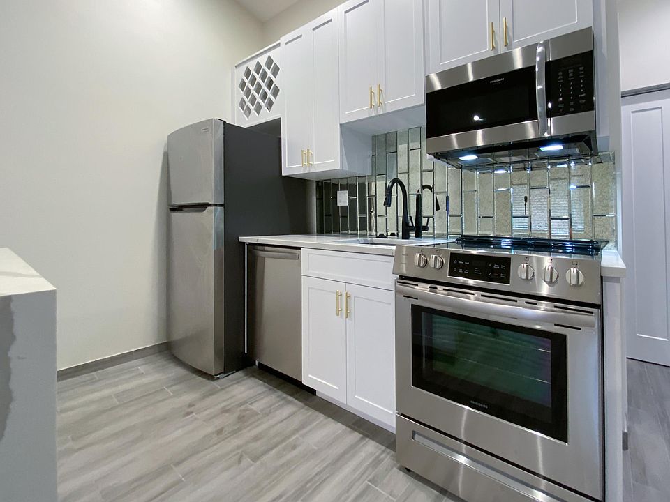 1st image of 315 SW 7th St #2