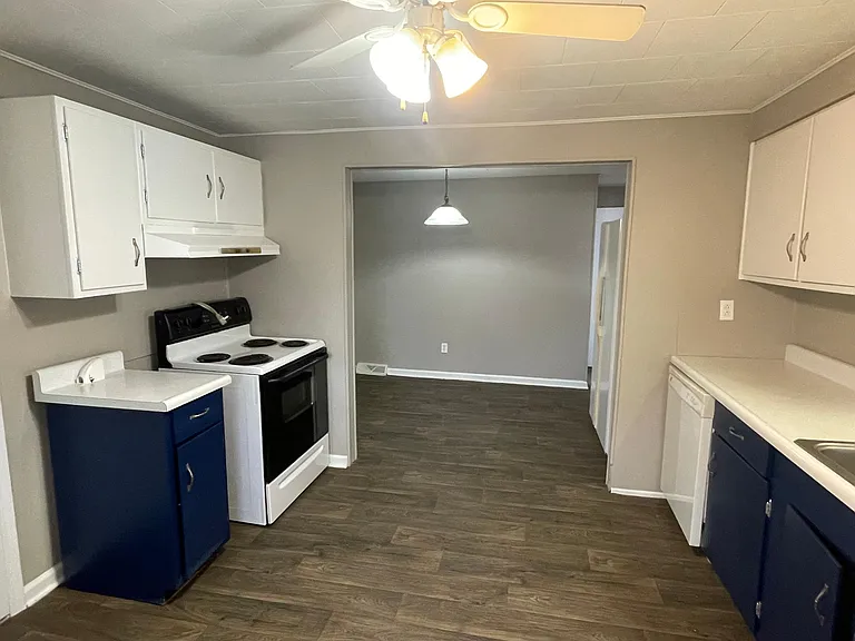 1729 Windemere Dr — Photo 2