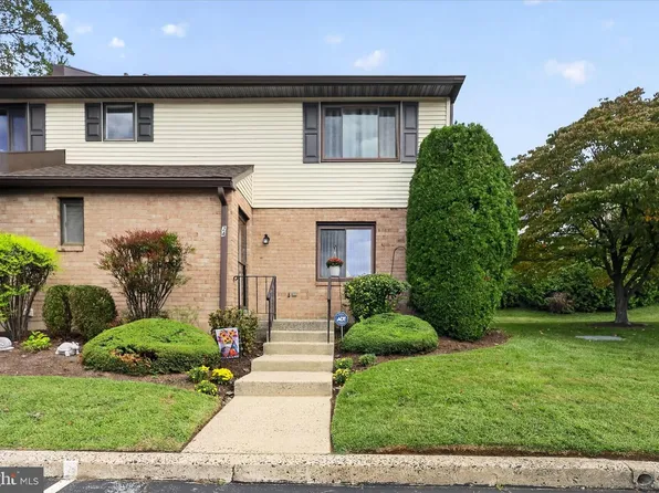 1747 W Chester Pike Unit 24, Havertown, PA 19083