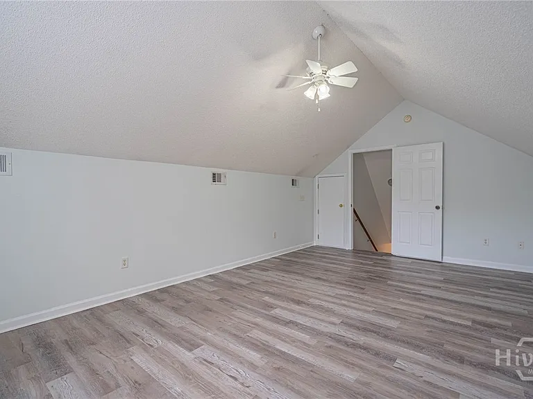 114 Laurens Ln — Photo 26