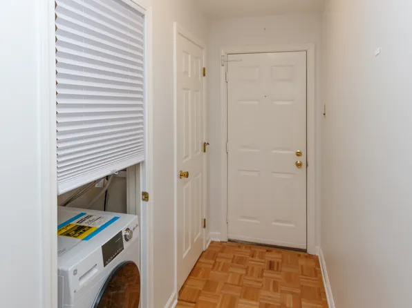 1 Concorde Way Unit B4, Windsor Locks, CT 06096