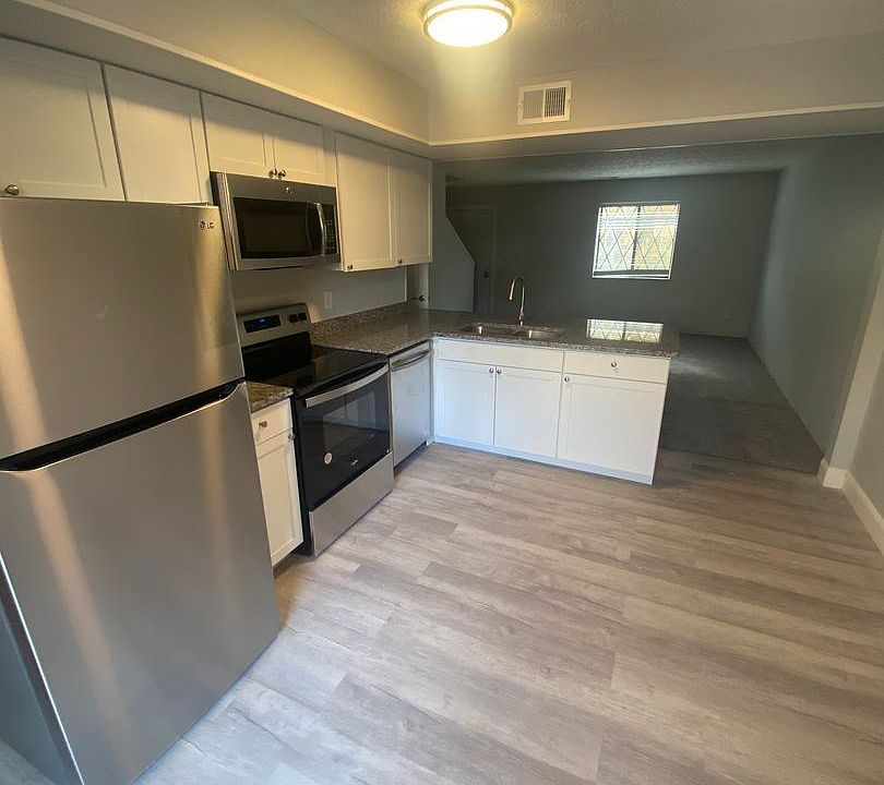 1st image of 3225 Summerhill Ln
