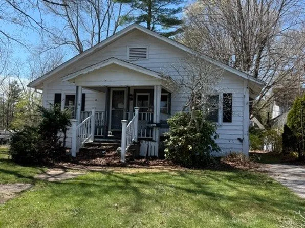 11 Cottage Street, Putnam, CT 06260