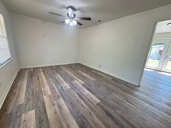 3rd image of 5004 Kingston Dr