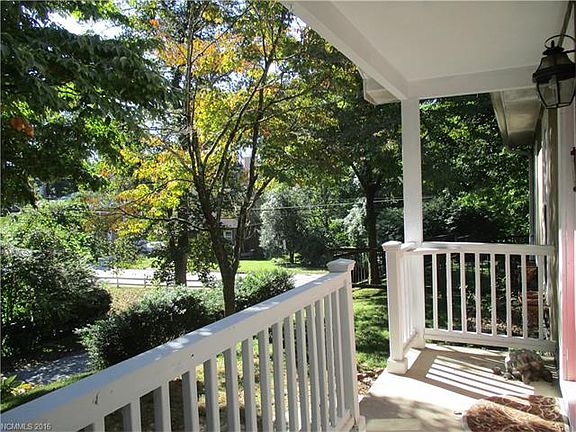 3rd image of 702 Knollwood Dr
