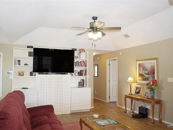 5th image of 206 W Bahama St