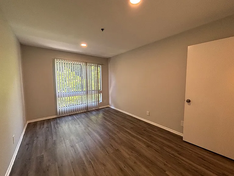 700 S. Berendo Ave — Photo 66