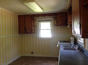 4th image of 407 N Melville St
