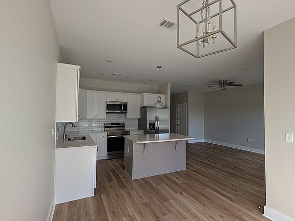 3rd image of 537 N 20th St #41