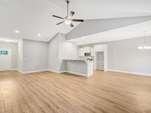 5th image of 517 Highland Pointe Dr #147