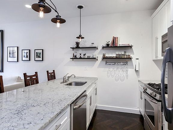3rd image of 687 W 204th St APT 1G