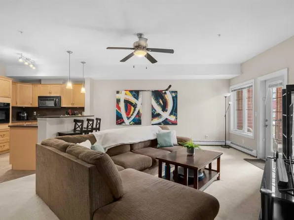 60 E Royal Oak Plz NW #117, Calgary, AB T3G 0A7