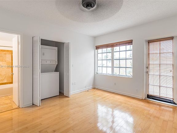 4th image of 631 Euclid Ave APT 2