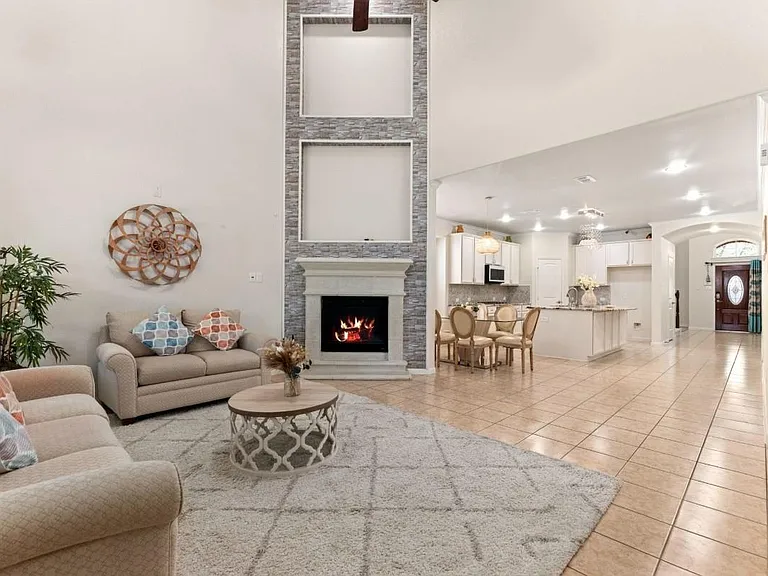 17715 Sauki Ln — Photo 3