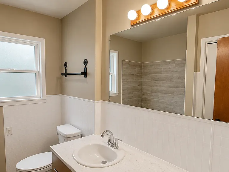 722 N West St — Photo 6