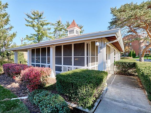 5th image of 10374 Chimney Rock Dr APT 21