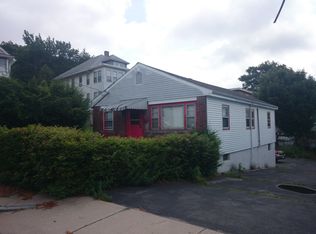 8 Swan St, West Roxbury, MA 02132