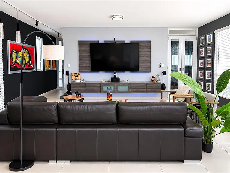 1554 Lopez Landron #Penthouse 503 — Photo 2