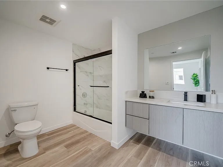 7018 Alabama Ave #203 — Photo 9
