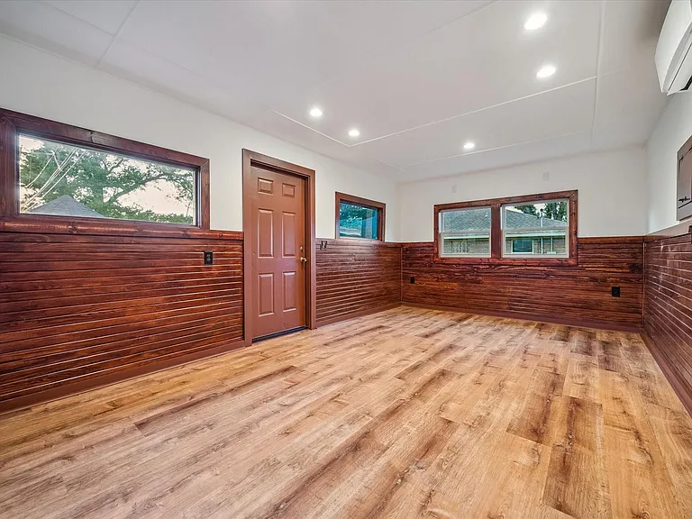 9813 Pine Lake Dr — Photo 20
