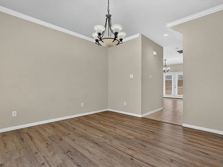 11945 Henderson Dr — Photo 17