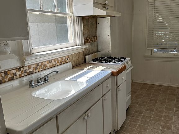 4th image of 509 18th St APT B