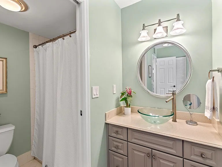 3939 Ocean Dr #204B — Photo 16