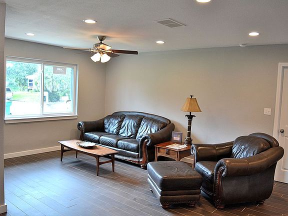 5th image of 504 Cove Cir