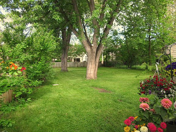 2nd image of 364 Belmont Ave