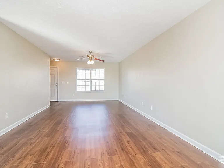 1057 Tammy Sue Ln — Photo 3