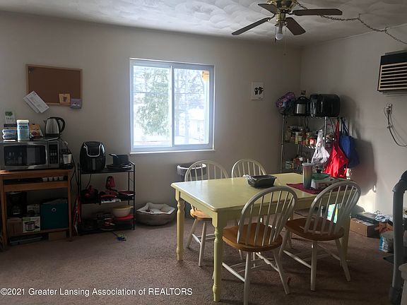3rd image of 550 N Hagadorn Rd