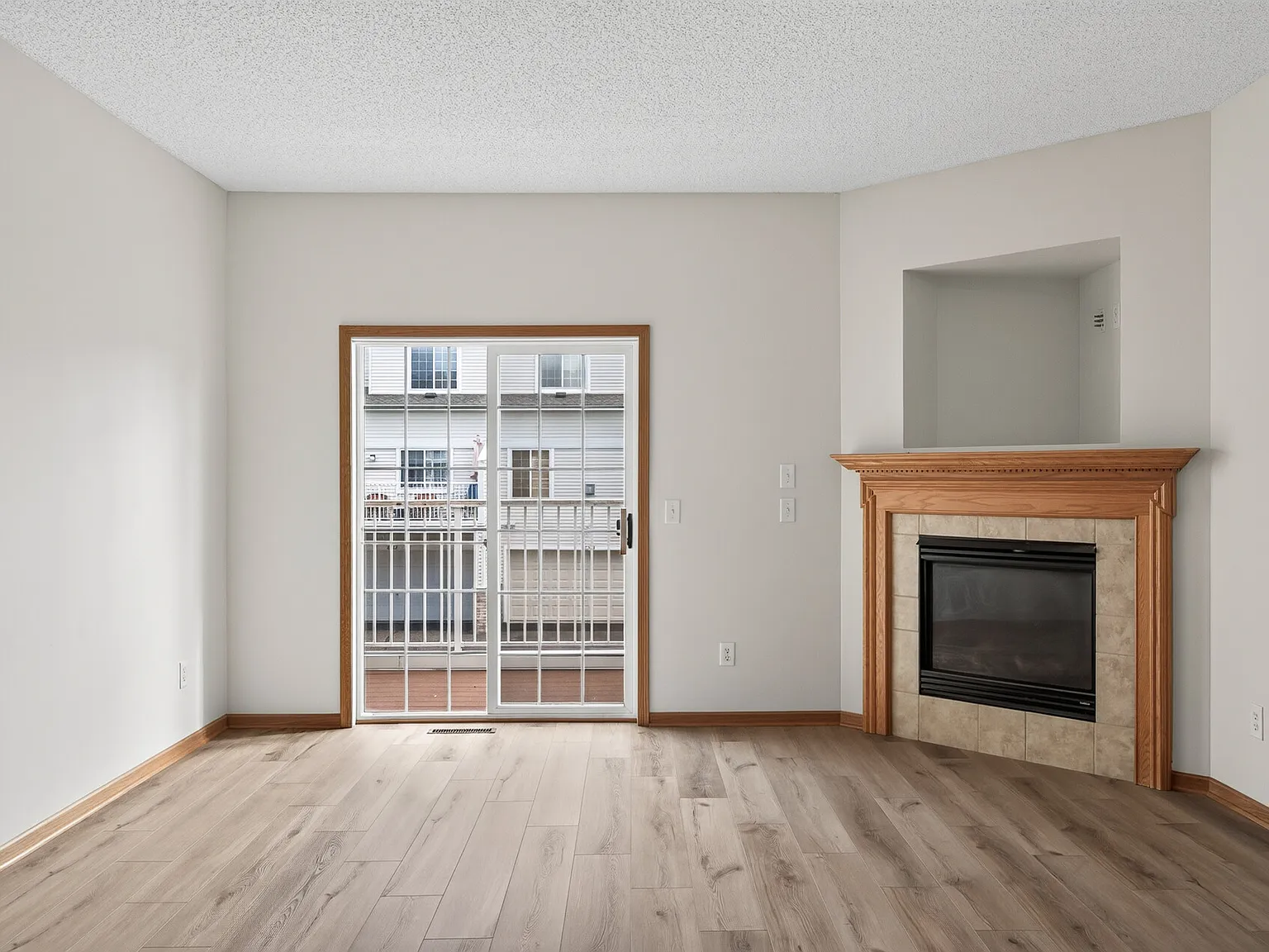 3 bed, 1600 sqft, $2,450 — Photo 1